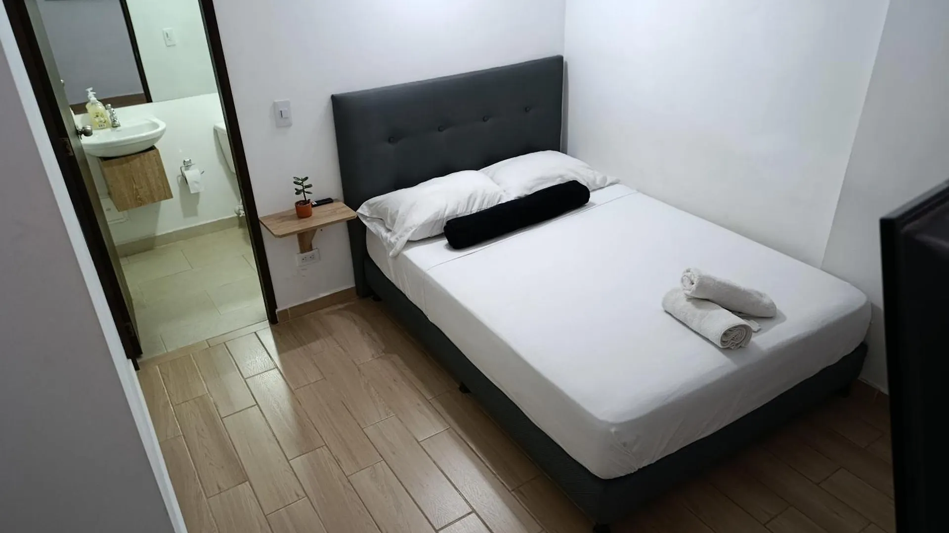 Konukevi Cloud9H Otel Medellín